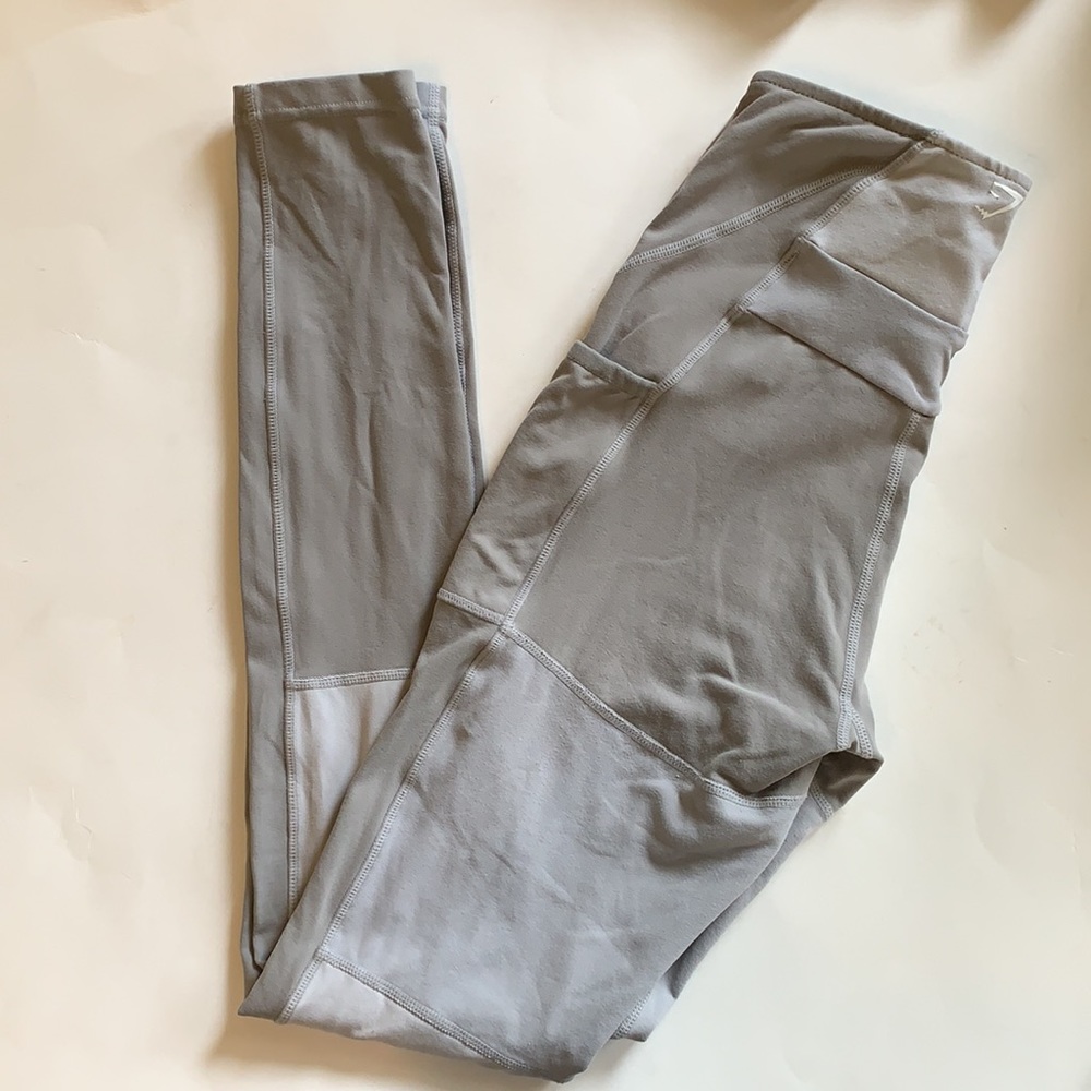 Gym shark women’s Tonal Block Leggings - Picture 6 of 7